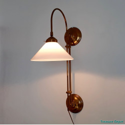 Brass and glass wall lamp