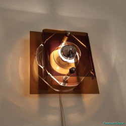 Plexiglass wall lamp