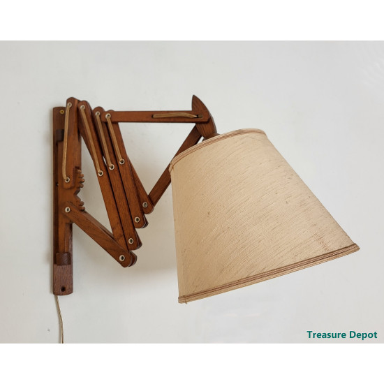 Wooden scissor lamp