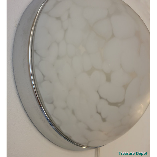 Wall or ceiling lamp with clouded glass