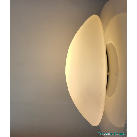 White glass ceiling lamp